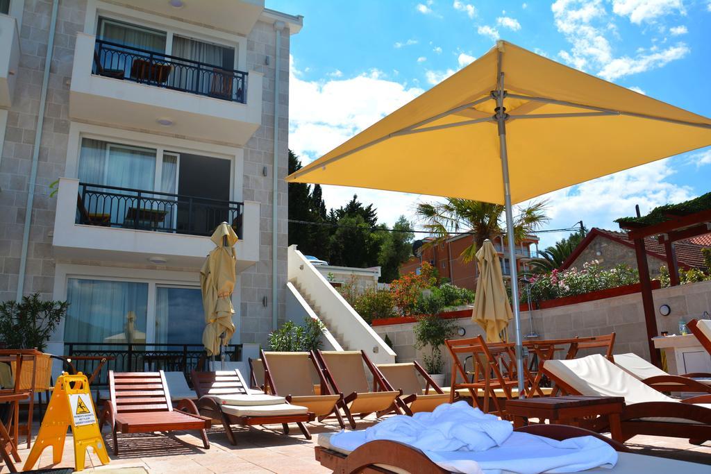 Apartments Harmonia Tivat Exterior photo